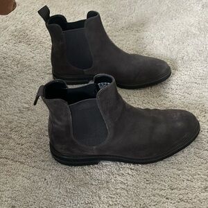 Reaction Kenneth Cole Grey Suede Chelsea boot